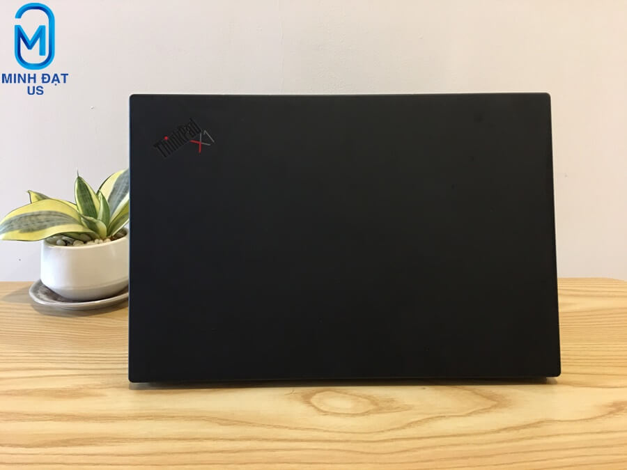 ThinkPad X1 Carbon Gen 8 i7 màn 2K-2