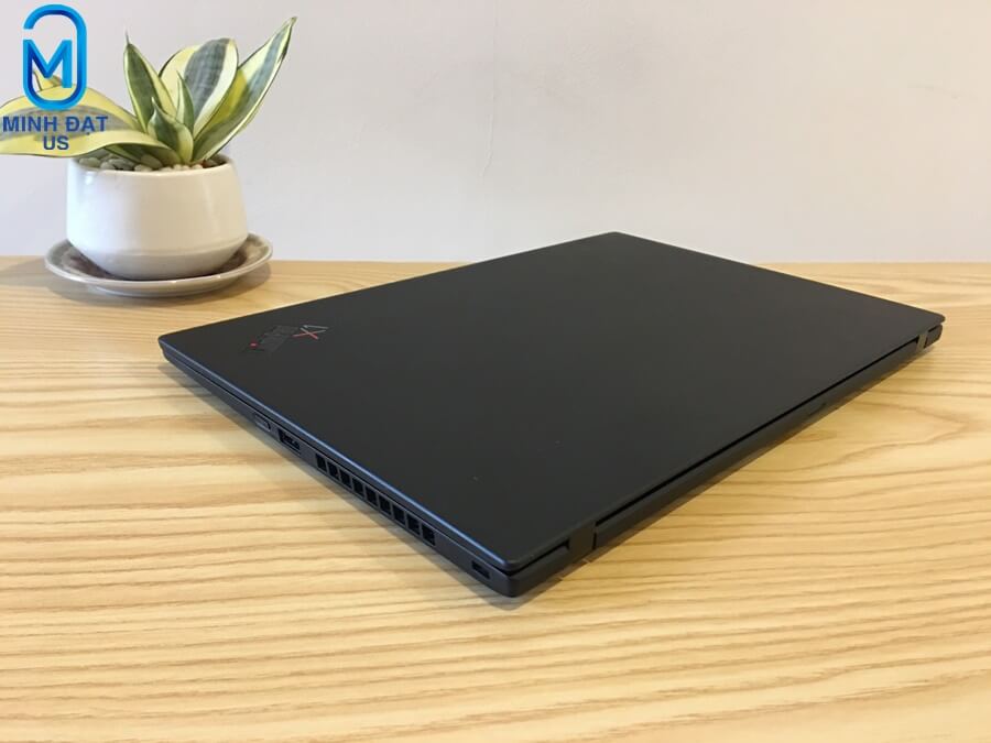 ThinkPad X1 Carbon Gen 8 i7 màn 2K-3