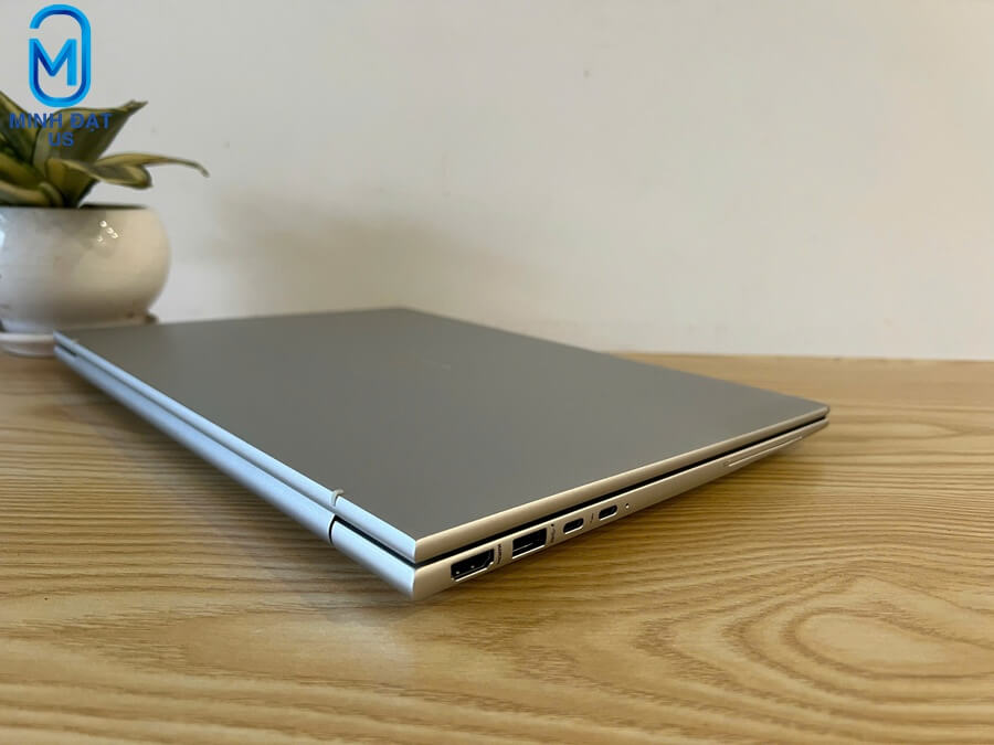 HP EliteBook 840 G10 i5-4 HP EliteBook 840 G10 i5-4